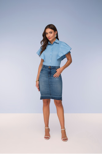 28065AC- CAMISA DE TRICOLINE COM BABADO AZUL CLARO