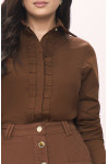 CAMISA DE TRICOLINE CHOCOLATE COM DETALHE DE PREGAS  